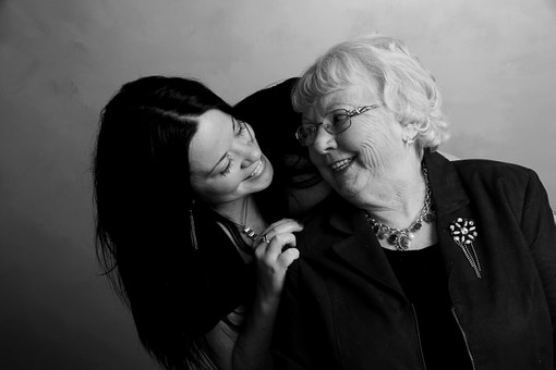 grandmother-453131__340.jpg