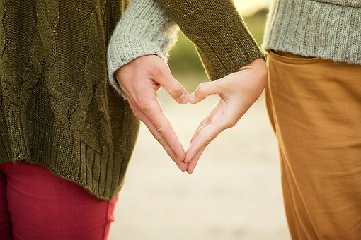 hands-1150073__340