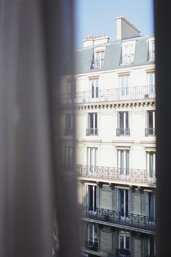 Faire attention aux signes : le voisin&nbsp;inquiétant